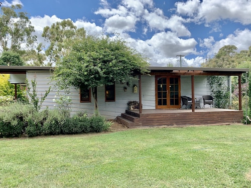 Exquisite Country Cottage in Private Rural Setting.