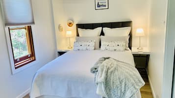 2 Schlafzimmer, BĂŒgeleisen/BĂŒgelbrett, Reisekinderbett, BettwĂ€sche