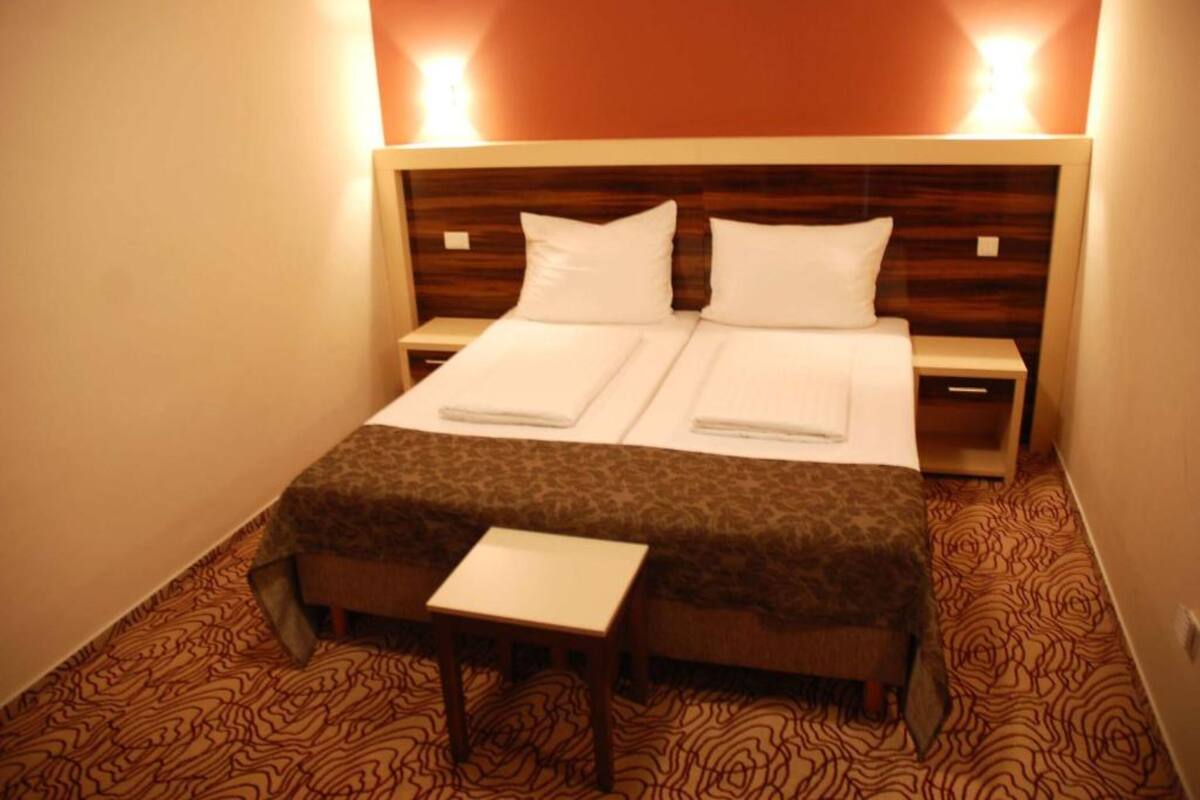 Frette Italian sheets, premium bedding, minibar, in-room safe