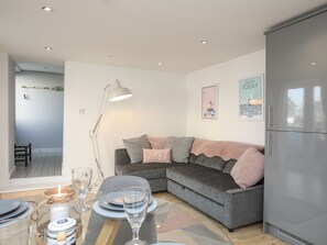 Cottage | Living room - Twyni Canol (Rhosneigr)