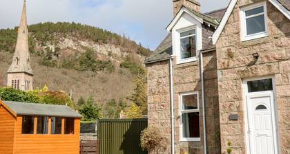Gairnlea Cottage