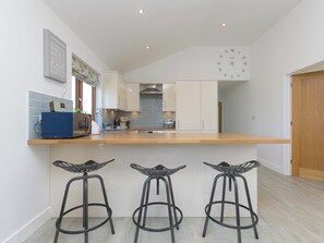 Dishwasher, cookware/dishes/utensils - Mellydonen Beder Del , Tor Down Quarry (Bodmin)