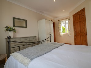 Cottage | 3 bedrooms, individually decorated, individually furnished, free WiFi - Hazel Cottage (Tintagel)