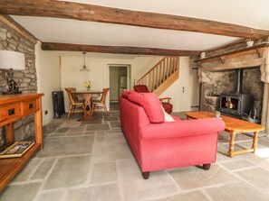 Cottage | Living room | Fireplace