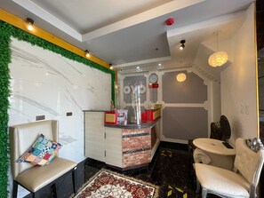 Reception - OYO 685 K Fortune Apartelle (Lapu-Lapu)