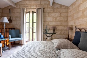 1 chambre, fer et planche à repasser, Wi-Fi gratuit, draps fournis