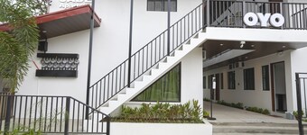 OYO 736 ห้องพัก Jade Apartelle