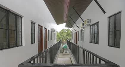 OYO 736 Jade Apartelle