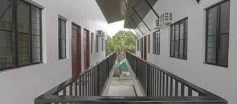 OYO 736 Jade Apartelle