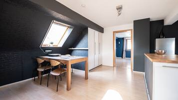 Classic Condo, 1 Bedroom, Non Smoking | In-room dining