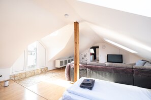 Classic Condo, 1 Bedroom, Non Smoking | 1 bedroom, down comforters, iron/ironing board, free WiFi - Ferienwohnung mit Kuschelflair (Essen)