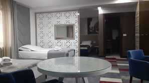 1 bedroom, bed sheets