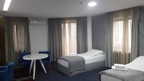 1 dormitorio y ropa de cama