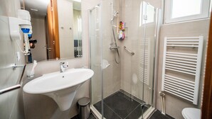 Bathroom - Luxury Apartment in Beautiful Neighborhood (Sarajevo)