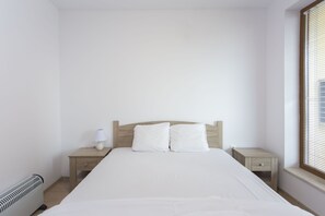 1 bedroom, iron/ironing board, bed sheets - Modern 1bdr Apartment Near Center - Free Parking (Sofia)