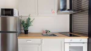 Micro-ondes, four, plaque de cuisson