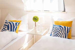 2 bedrooms, laptop workspace, bed sheets - Cozy and Bright Duplex Near City Center (Zagreb)
