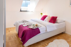 2 bedrooms, laptop workspace, bed sheets