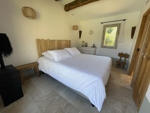 4 Schlafzimmer, Reisekinderbett, kostenloses WLAN, Bettwäsche