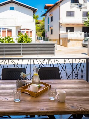 Apartment (Three Bedroom Apartment with Terrace) | Terrasse/Patio