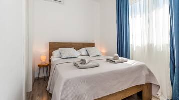 Apartment (Three Bedroom Apartment with Terrace) | 6 bedrooms, iron/ironing board, free WiFi