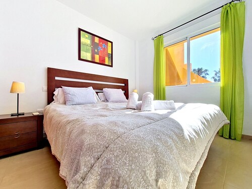 Apartment with Private Rooftop Terrace & Views