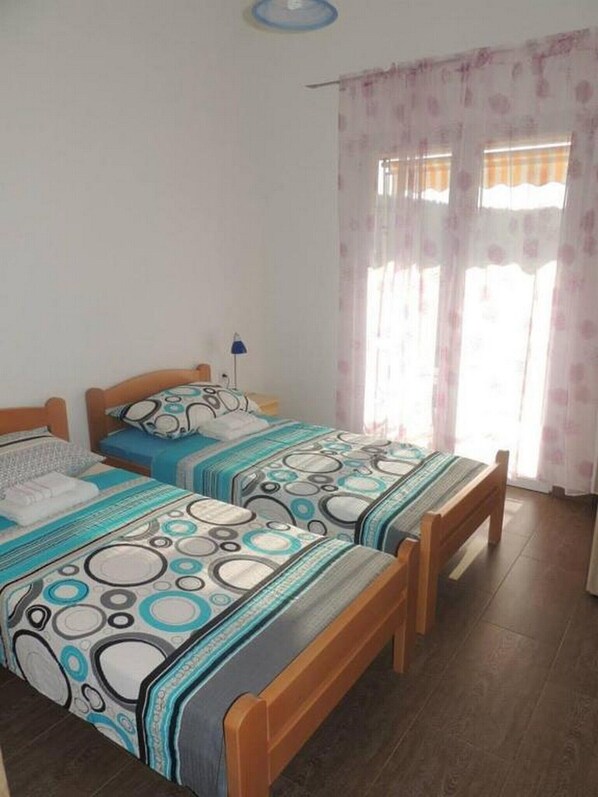 Apartment (Two Bedroom Apartment with Balcony)