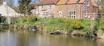 Charming 2-bed Cottage on Outskirts of Beverley