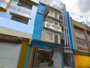 Front of property - Freemont Place (Parañaque)