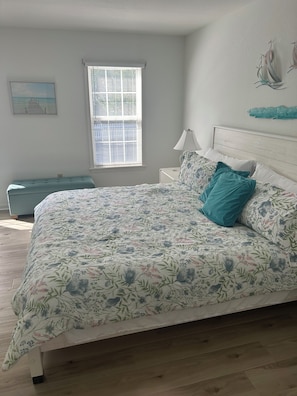 3 bedrooms, iron/ironing board, free WiFi, bed sheets
