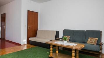 Apartment (Four Bedroom Apartment with Sea View ) | Living room | TV
