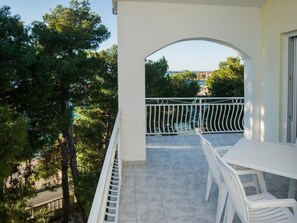 Apartment (Two Bedroom Apartment with Sea View A) | Balcony