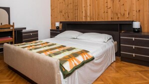 Căn hộ (Four Bedroom Apartment with Sea View ) | 9 phòng ngủ, truy cập Internet không dây miễn phí, bộ trải giường 