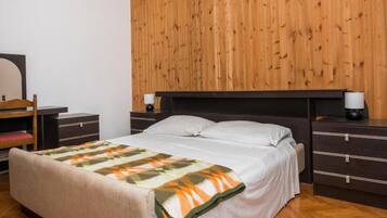 Apartment (Four Bedroom Apartment with Sea View ) | 9 bedrooms, free WiFi, bed sheets
