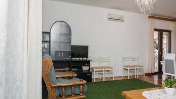 Apartment (Four Bedroom Apartment with Sea View ) | Living room | TV