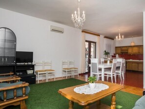 Apartment (Four Bedroom Apartment with Sea View ) | Living room