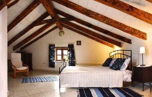 3 Schlafzimmer, Bügeleisen/Bügelbrett