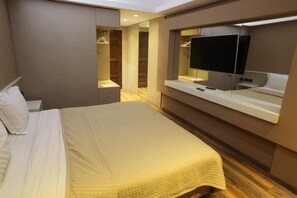 Suite, 2 Schlafzimmer | Kostenloses WLAN, Bettwäsche