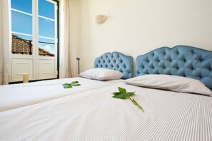 4 bedrooms, iron/ironing board, travel cot, free WiFi