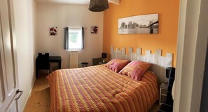 3 Schlafzimmer, Bügeleisen/Bügelbrett