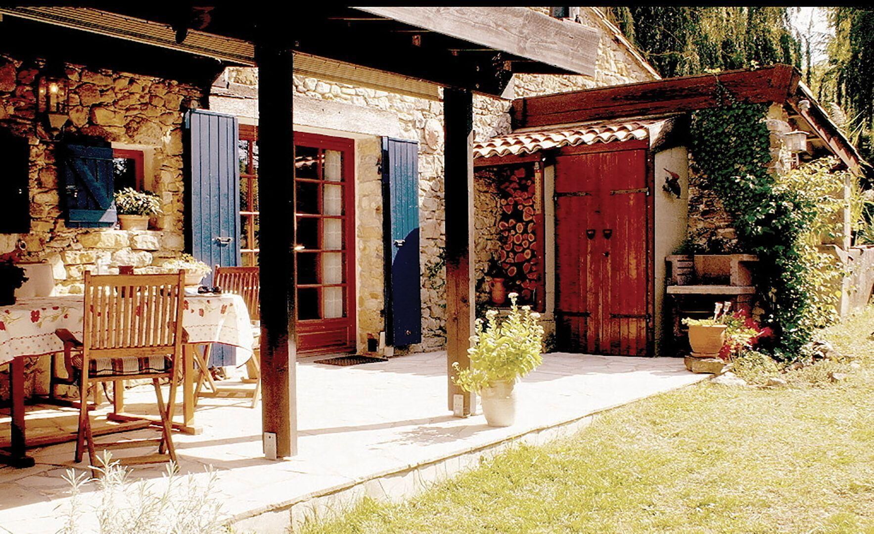 屋外ダイニングエリア