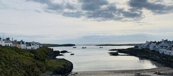 Beautiful Cottage by the Bay, Isle of Islay