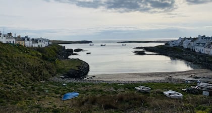 Beautiful Cottage by the Bay, Isle of Islay