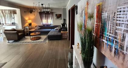 Villa JuriĆĄiÄ 10 metara od mora plaĆŸa lezaljke veliko dvoriĆĄte