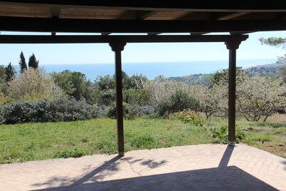 Villa Panorama, in the Conero Park rustic dwelling with stunning views  