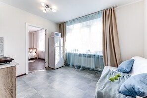 Comfort-Apartment, 1 Doppelbett und Schlafsofa | 1 Schlafzimmer, Bügeleisen/Bügelbrett, kostenloses WLAN, Bettwäsche