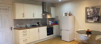 1-bed Unit 10 Minute Drive From Hellfire Caves