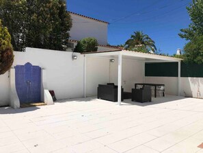 House, Multiple Beds | Exterior - Remarkable 3-bed House in Albufeira (Albufeira)