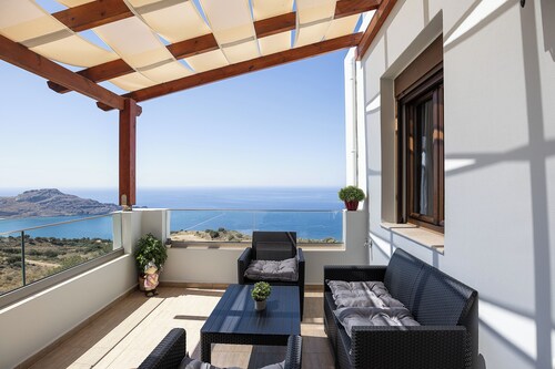 Anastasia Villa, Libyan SeaViews with Heated Pool