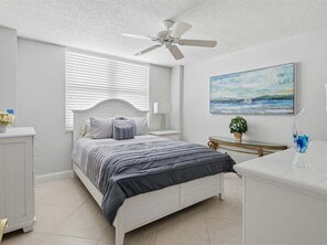 2 bedrooms, iron/ironing board, free WiFi, bed sheets - Beachfront 2BR/2BA condo on Marco Island with pool and WiFi. (Marco Island)